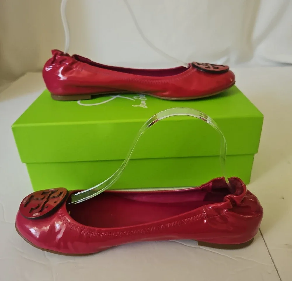 Patent Leather Women's Ballet Flats in Fuchsia, 7.5 - Picture 5 of 10